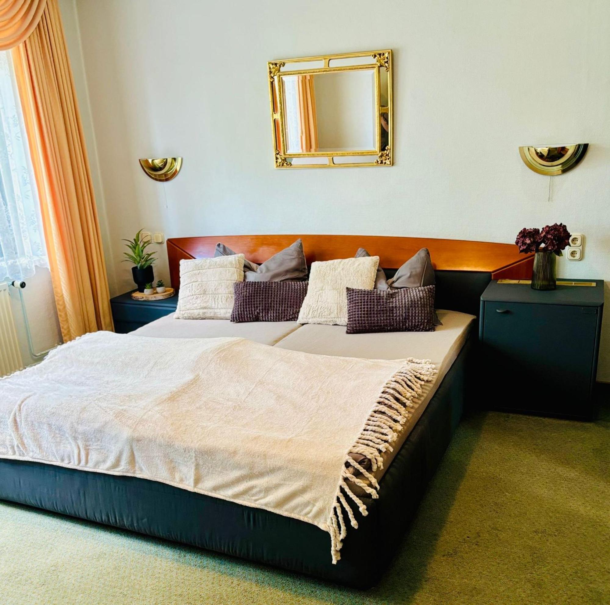 Themenhotel Rehlein Thale Bagian luar foto