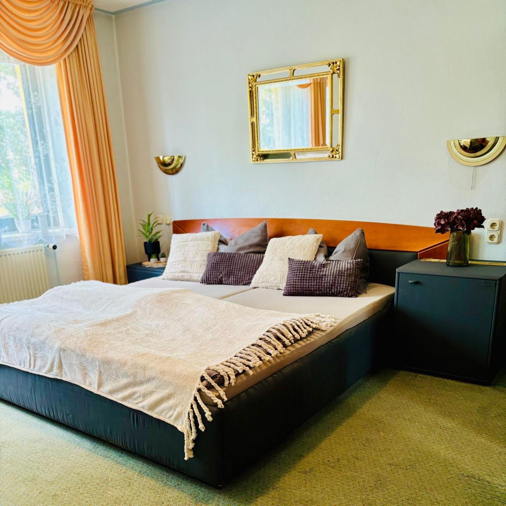 Themenhotel Rehlein Thale Bagian luar foto