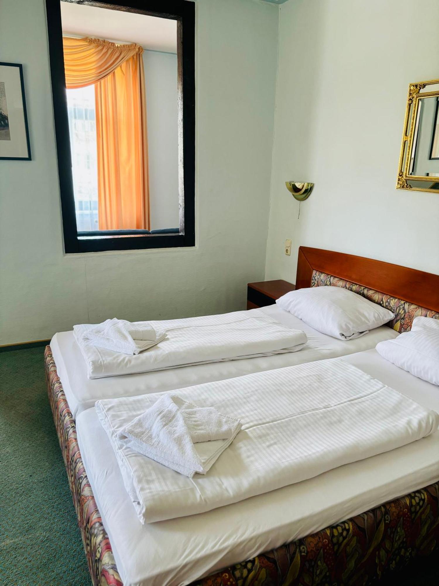 Themenhotel Rehlein Thale Bagian luar foto